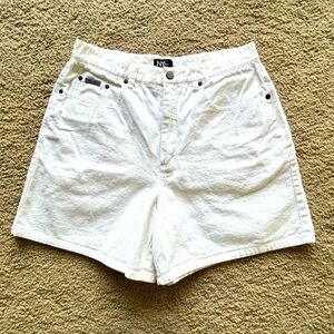 NY&C bright white 5” shorts